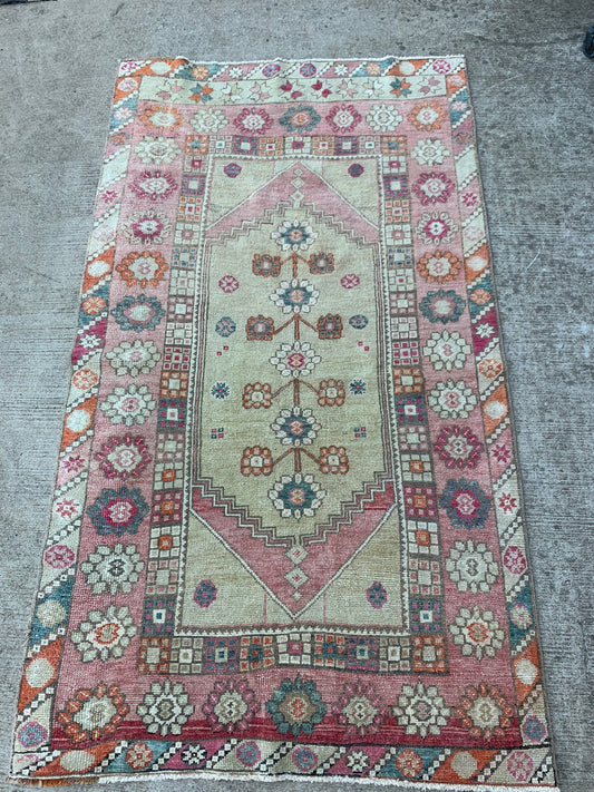 3.9x6.8 Vintage Anatolian