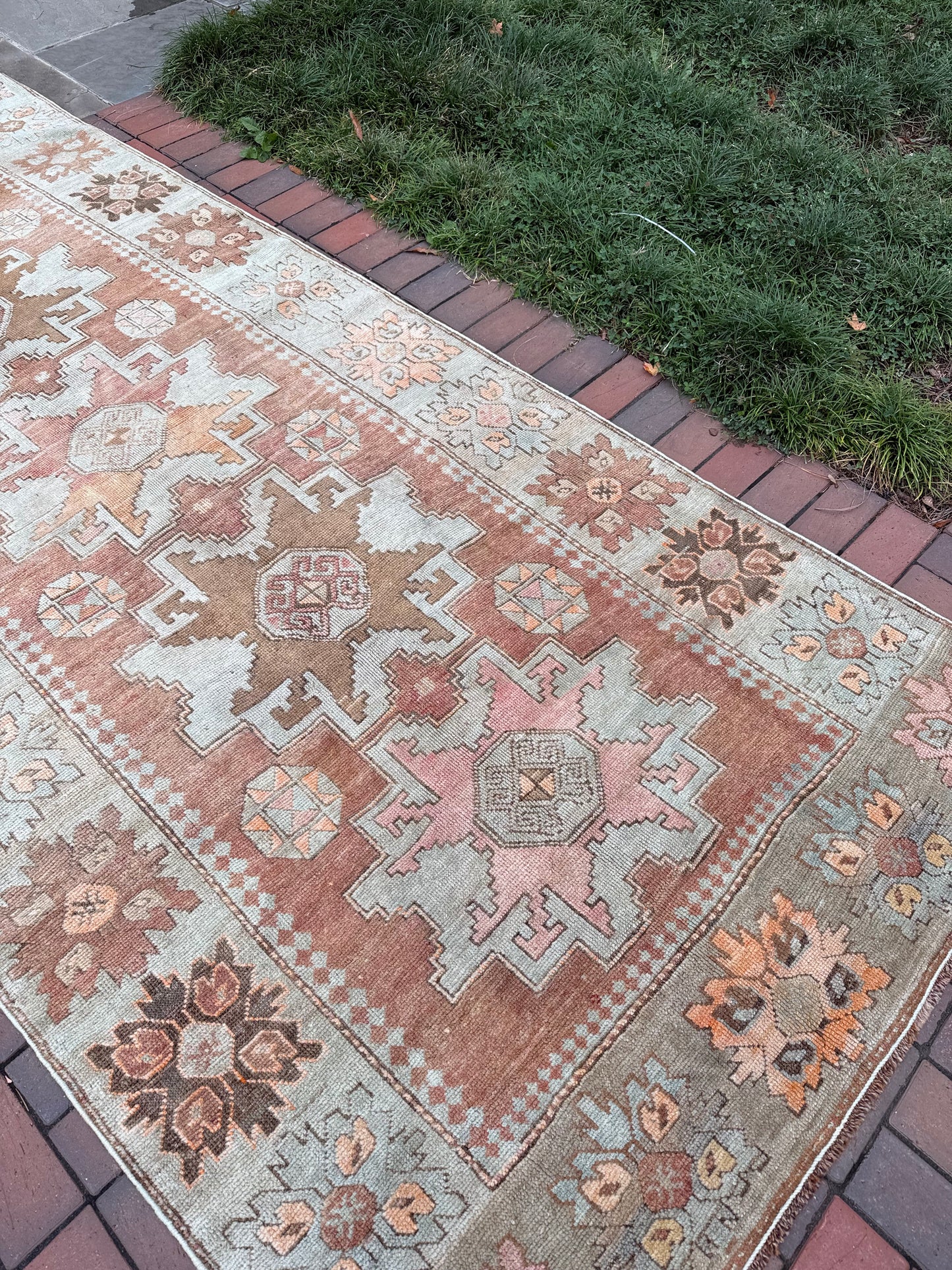 4.8x10.9 Vintage Anatolian