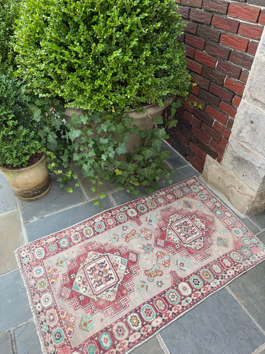2.7x4.5 Vintage Anatolian